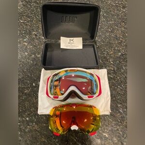 Anon M1 Adult Snowboard / Ski Goggles with Magnetic Lens + Extra Lens